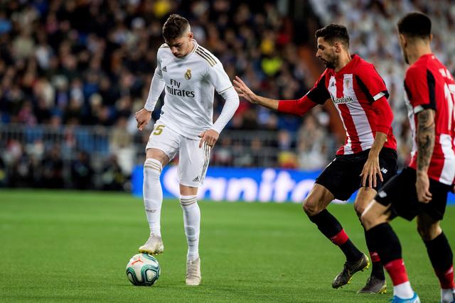 杨31+10+绝杀詹眉空砍77分 老鹰险胜湖人6连胜